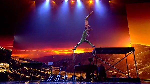 Biểu diễn xuất sắc, hai anh em Quốc Cơ Quốc Nghiệp được tặng bằng khen