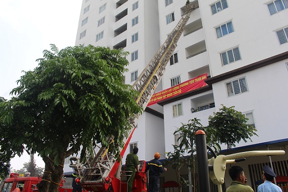 Thái Nguyên: Diễn tập phương án phòng cháy chữa cháy tại chung cư Tiến Bộ - Hình 1