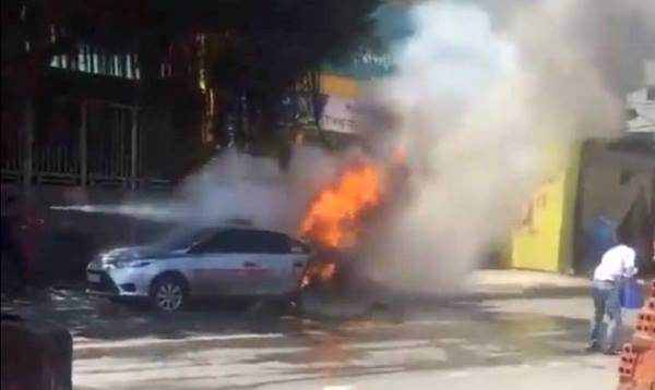 Hai vụ cháy xe ô tô liên tiếp tại Vĩnh Phúc - Hình 1