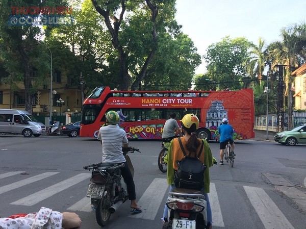 Trải nghiệm xe buýt “mui trần” sau 1 tuần khai trương ở Hà Nội - Hình 2