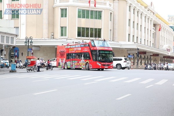 Trải nghiệm xe buýt “mui trần” sau 1 tuần khai trương ở Hà Nội - Hình 9