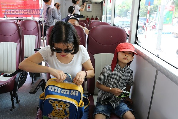 Trải nghiệm xe buýt “mui trần” sau 1 tuần khai trương ở Hà Nội - Hình 5