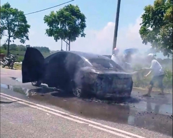 Hai vụ cháy xe ô tô liên tiếp tại Vĩnh Phúc - Hình 2
