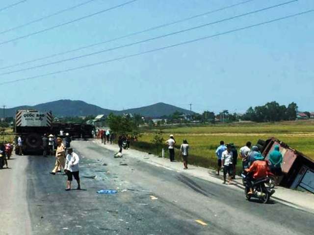 Nghệ An: Tai nạn liên hoàn, nhiều người bị thương