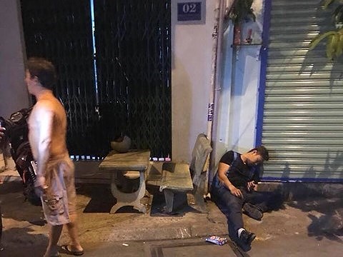 Nam thanh niên bị con trai "tình cũ" bắn trọng thương