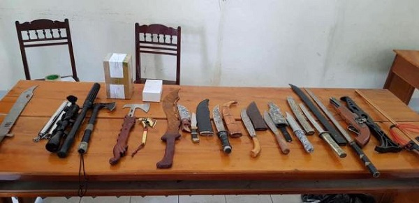 Khám nhà đối tượng tàng trữ ma túy, phát hiện lựu đạn và thuốc nổ