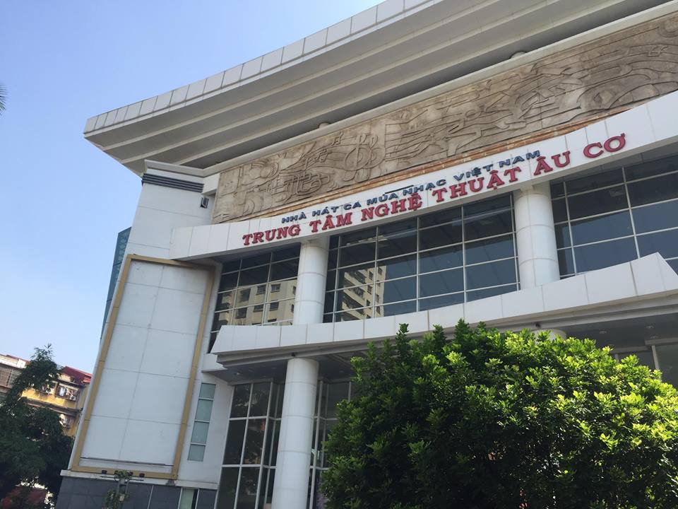 Cần chấn chỉnh hoạt động trông giữ xe và chụp ảnh ở Trung tâm nghệ thuật Âu Cơ