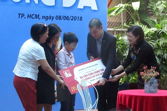 Một cậu bé Việt Nam được ra sân trong trận chung kết World Cup 2018 - Hình 1
