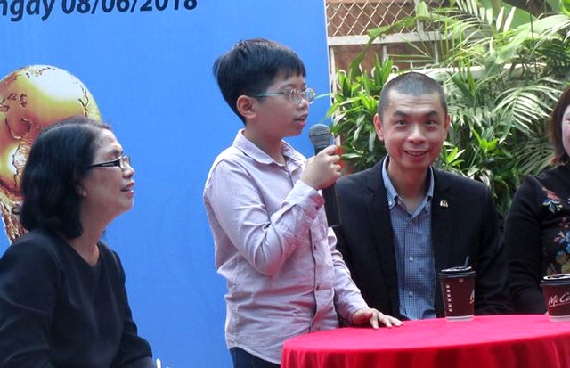 Một cậu bé Việt Nam được ra sân trong trận chung kết World Cup 2018 - Hình 2