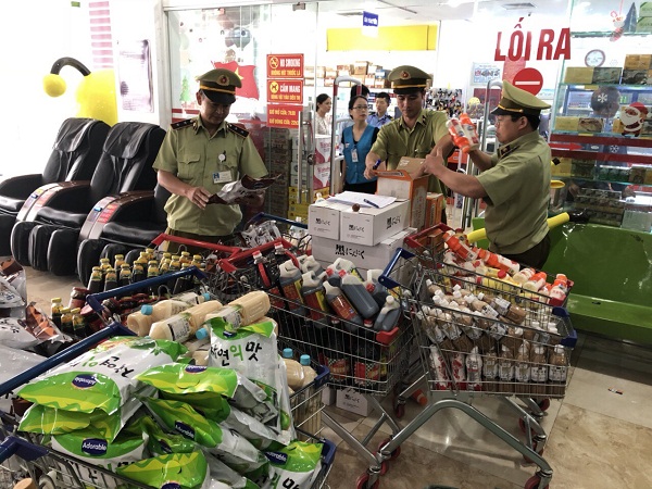 Lạng Sơn: Thu giữ gần 4.000 sản phẩm hàng hóa nghi giả mạo nhãn hiệu - Hình 1