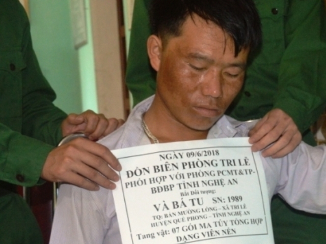 Nghệ An: Bắt đối tượng vận chuyển 1.400 viên ma túy tổng hợp