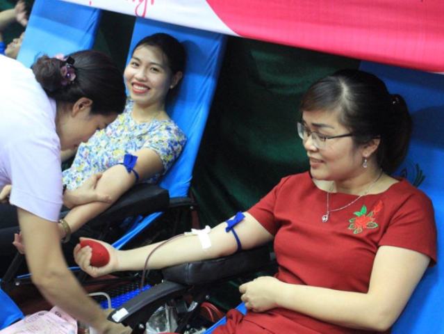 Nghệ An: Hơn 1.300 người tham gia 'Ngày hội hiến máu tình nguyện' - Hình 3