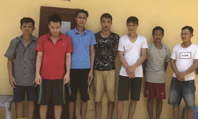 Thanh Hóa: Bắt quả tang 8 đối tượng đánh bạc