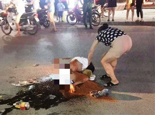 Vụ đánh ghen kinh hoàng tại Thanh Hóa: Lột đồ, đổ nước mắm, ớt bột lên người cô gái trẻ - Hình 1