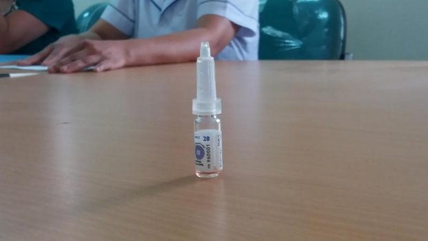Nghệ An: Bé 3 tháng tuổi bị y tá cho uống nhầm cả lọ vắc xin - Hình 1
