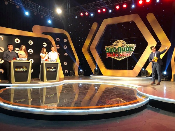 Ca sĩ Huy cường tham gia gameshow truyền hình 'Sức nước ngàn năm'.