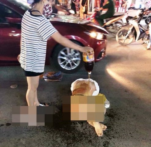 Vụ đánh ghen kinh hoàng tại Thanh Hóa: Lột đồ, đổ nước mắm, ớt bột lên người cô gái trẻ - Hình 2