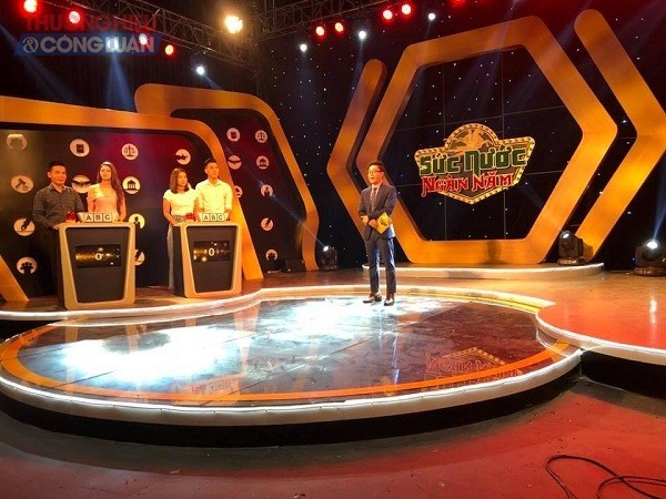 Ca sĩ Huy cường tham gia gameshow truyền hình 'Sức nước ngàn năm'. - Hình 1