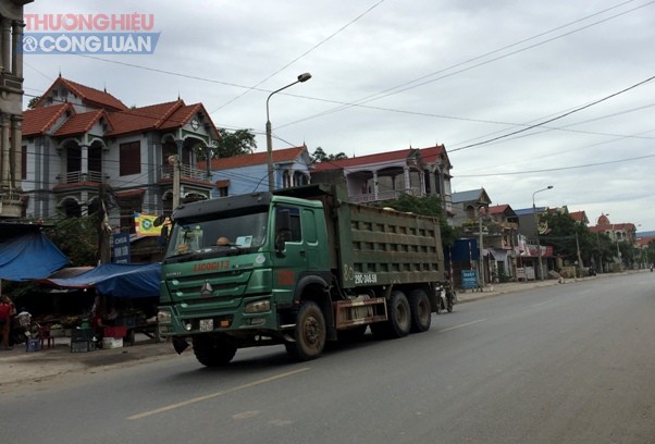 Thái Nguyên: Xe quá khổ, quá tải nối đuôi nhau ‘oanh tạc’ trên tuyến Quốc lộ 3 - Hình 3