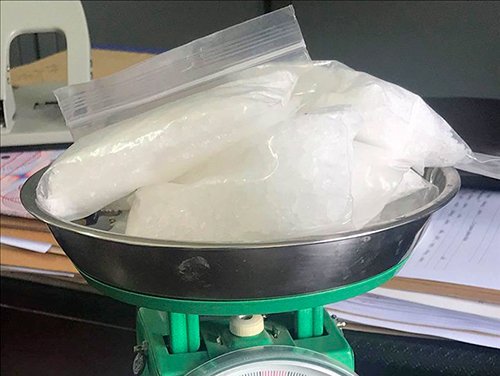 Vợ chồng lắp camera dày đặc quanh nhà để buôn ma túy