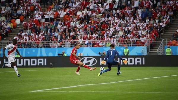Peru – Đan Mạch: Tấn công nhiều không ghi được bàn thắng, Peru dâng 3 điểm cho Đan Mạch - Hình 2