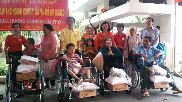 Hội Chữ Thập đỏ Thị xã Phú Mỹ: Trao tặng quà cho người tàn tật, khó khăn - Hình 3