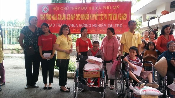 Hội Chữ Thập đỏ Thị xã Phú Mỹ: Trao tặng quà cho người tàn tật, khó khăn - Hình 4