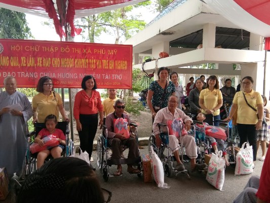Hội Chữ Thập đỏ Thị xã Phú Mỹ: Trao tặng quà cho người tàn tật, khó khăn - Hình 5