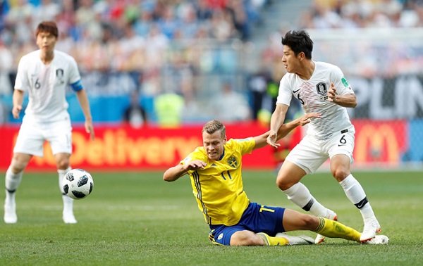 Hàn Quốc 0 - 1 Thụy Điển: Đại diện Châu Á thua trận - Hình 2