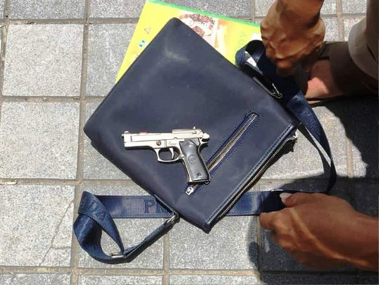 Thanh Hóa: Bắt đối tượng vi phạm giao thông, phát hiện mang súng tự chế bên người