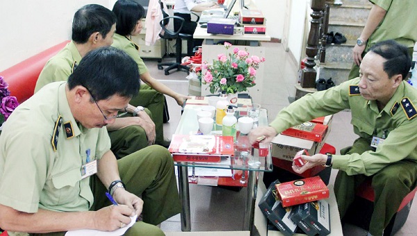 Thủ tướng chỉ thị tăng cường chống buôn lậu hàng dược phẩm, mỹ phẩm