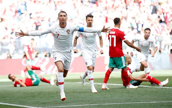 Bồ Đào Nha 1-0 Morocco: 'Siêu nhân' Ronaldo tiếp tục tỏa sáng! - Hình 10