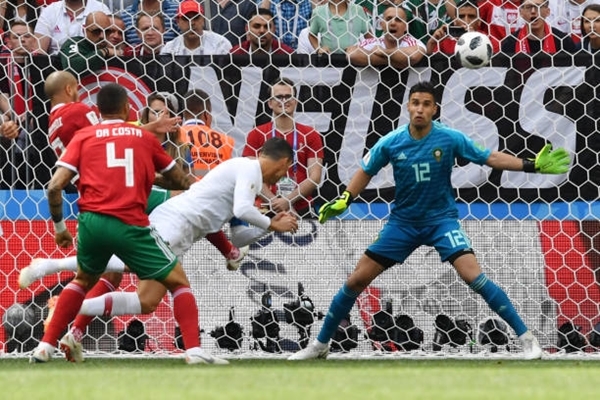 Bồ Đào Nha 1-0 Morocco: 'Siêu nhân' Ronaldo tiếp tục tỏa sáng! - Hình 1