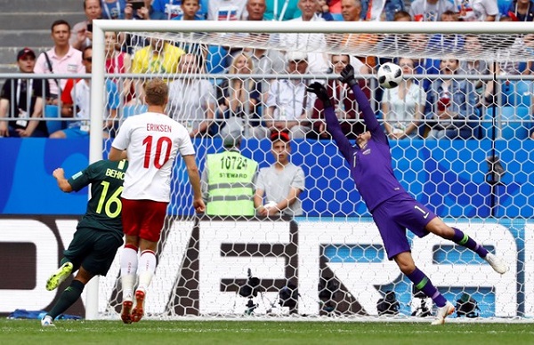 Đan Mạch 1-1 Australia: Đôi công rực lửa