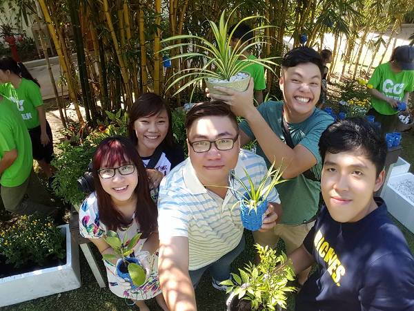 Tôn vinh vẻ đẹp Tổ quốc bằng ngòi bút của chính mình