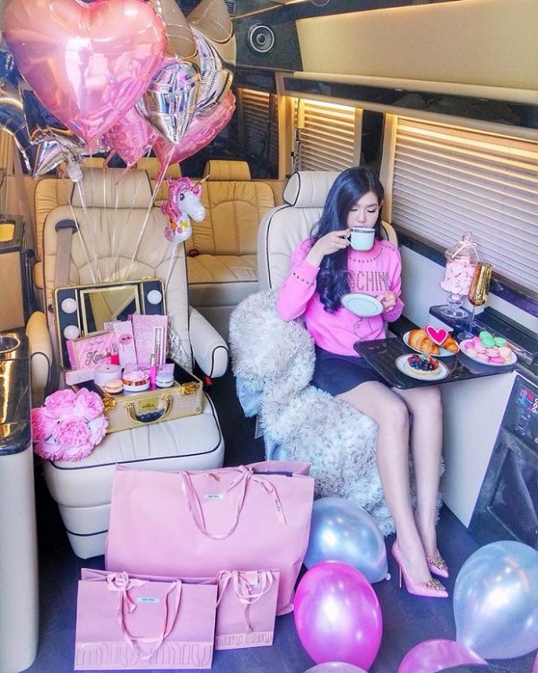 Những hot mom kinh doanh giỏi, tài sản kếch xù nhưng vẫn chăm chồng con cực khéo