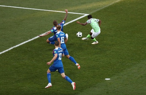 Iceland vs Nigeria: 'Đại bàng xanh' Musa tung cánh - Hình 2