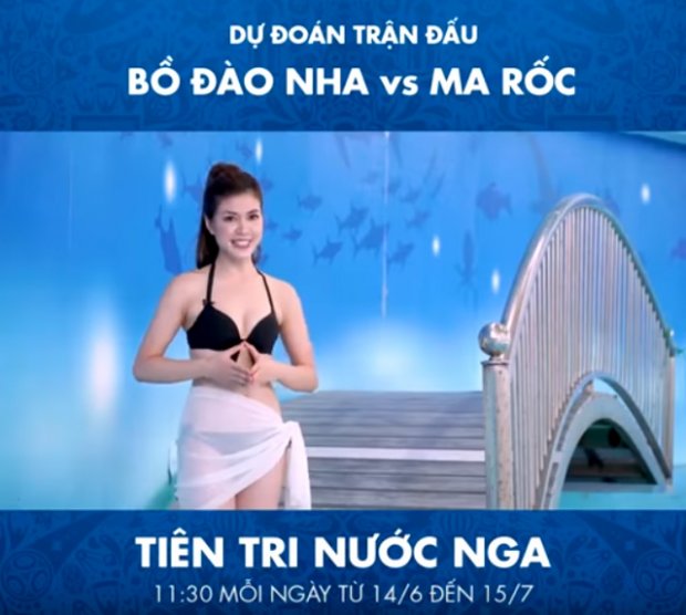 Nóng bỏng của nữ MC mặc bikini dẫn chương trình ở Việt Nam - Hình 1