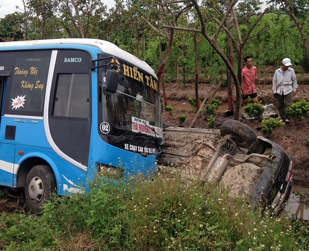 Thái Bình: Tai nạn liên hoàn trên Quốc lộ 39, nhiều người thương vong - Hình 1