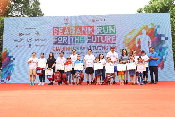 Giải chạy gây quỹ học bổng cho trẻ em nghèo hiếu học - SeABank Run For The Future - Hình 2