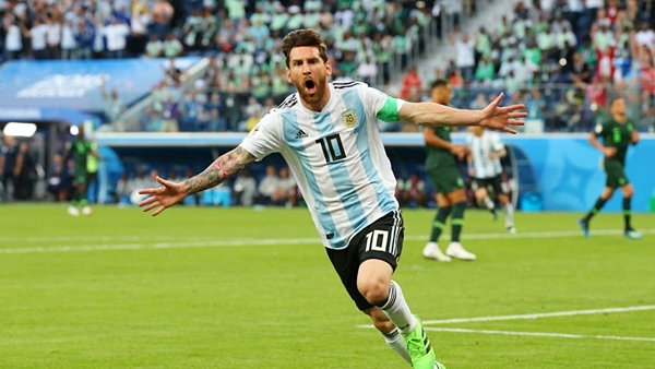 Argentina 2–1 Nigeria: Lách qua khe cửa hẹp - Hình 1