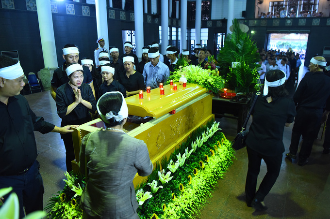 Hàng nghìn người tiễn đưa GS Phan Huy Lê - Hình 2