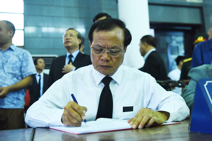 Hàng nghìn người tiễn đưa GS Phan Huy Lê - Hình 6