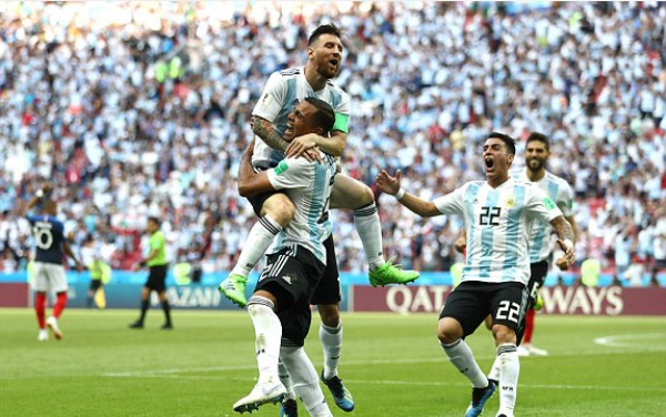 Pháp 4-3 Argentina: Chiến thắng thuyết phục! - Hình 4