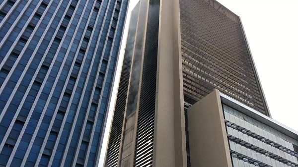 Hà Nội: Cháy lớn tại tòa nhà Cục Viễn thông