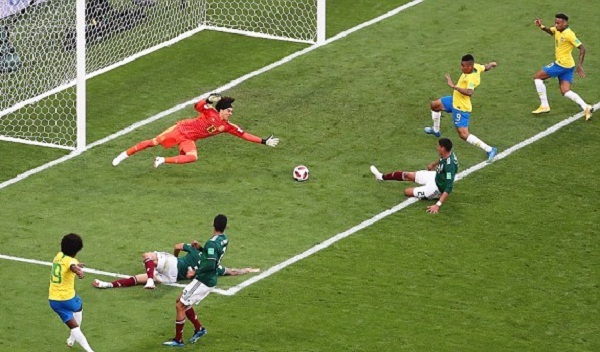 Brazil 2-0 Mexico: Neymar tỏa sáng, Brazil thẳng tiến vào tứ kết - Hình 5