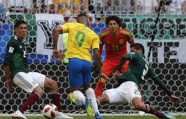 Brazil 2-0 Mexico: Neymar tỏa sáng, Brazil thẳng tiến vào tứ kết - Hình 4