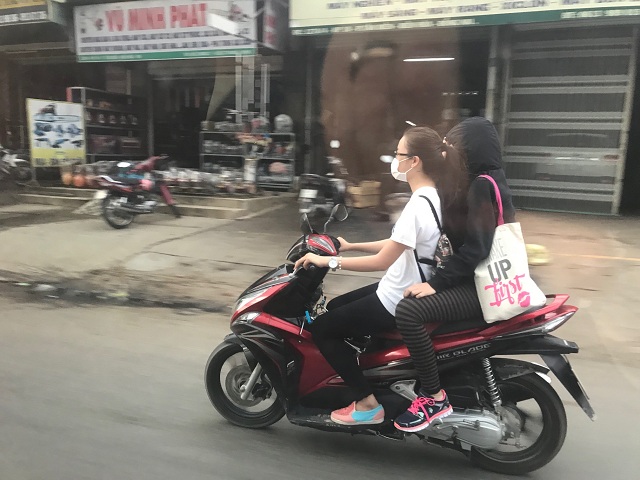 Đồng Nai: Không đội mũ bảo hiểm vì thiếu sự kiểm tra, xử lý của CSGT?