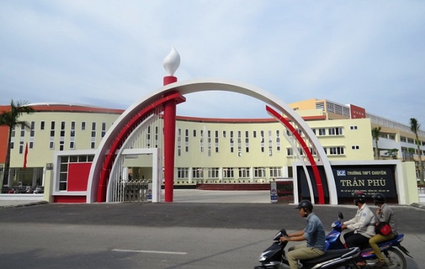Trường THPT Trần Phú (Hải Phòng) có hiệu trưởng mới - Hình 1