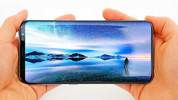 Samsung bị tố gửi hình ảnh tới các liên hệ trong danh bạ mà chưa được cho phép